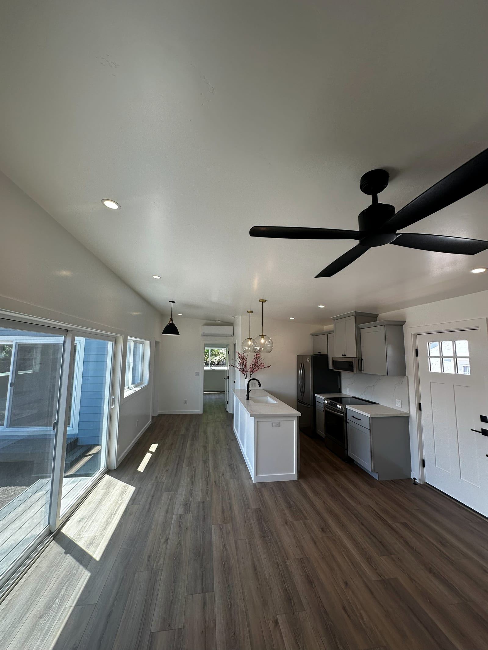 Nine Forty-Five Duo gallery photo 4